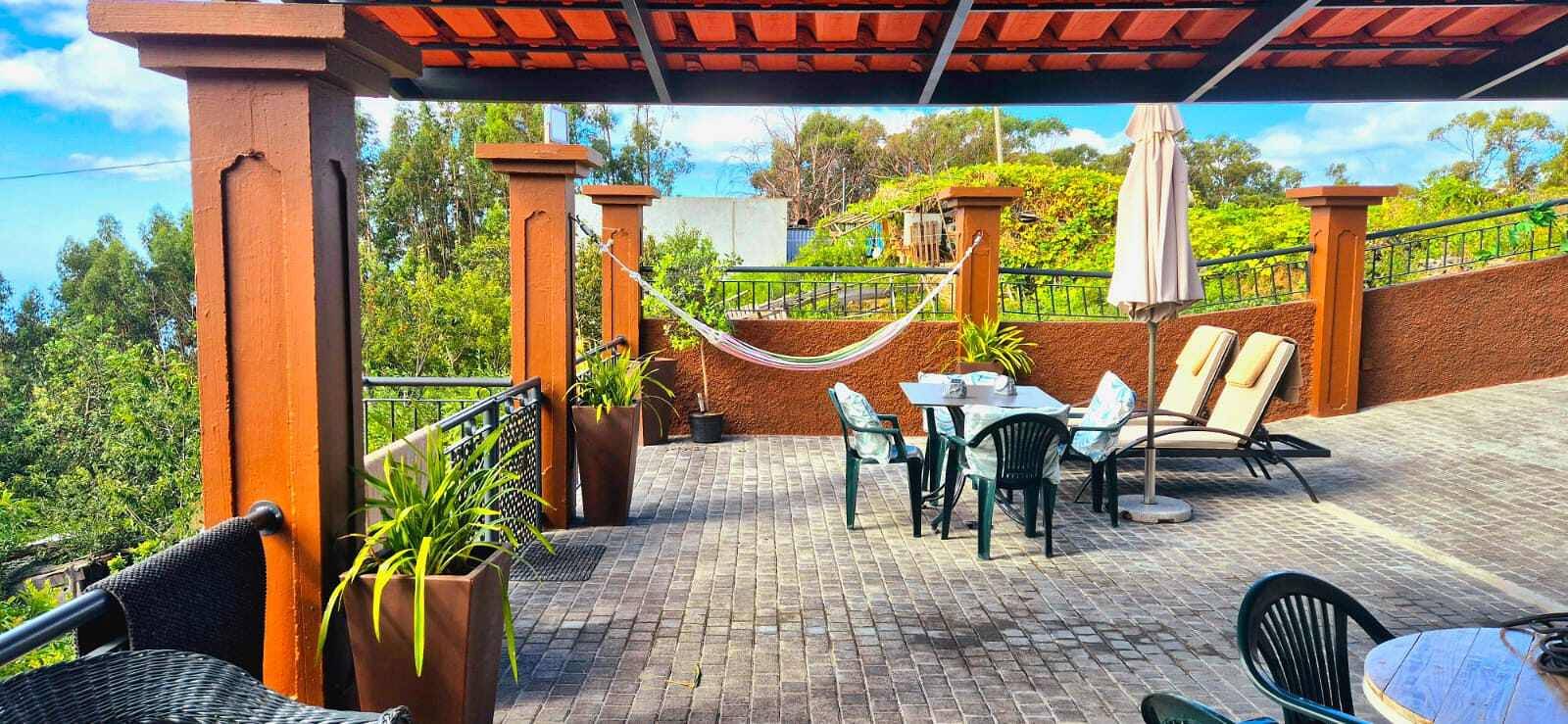 Ganze Wohnung, Ferienwohnung für 6 Personen mit Terrasse in Ribeira Brava, Madeira