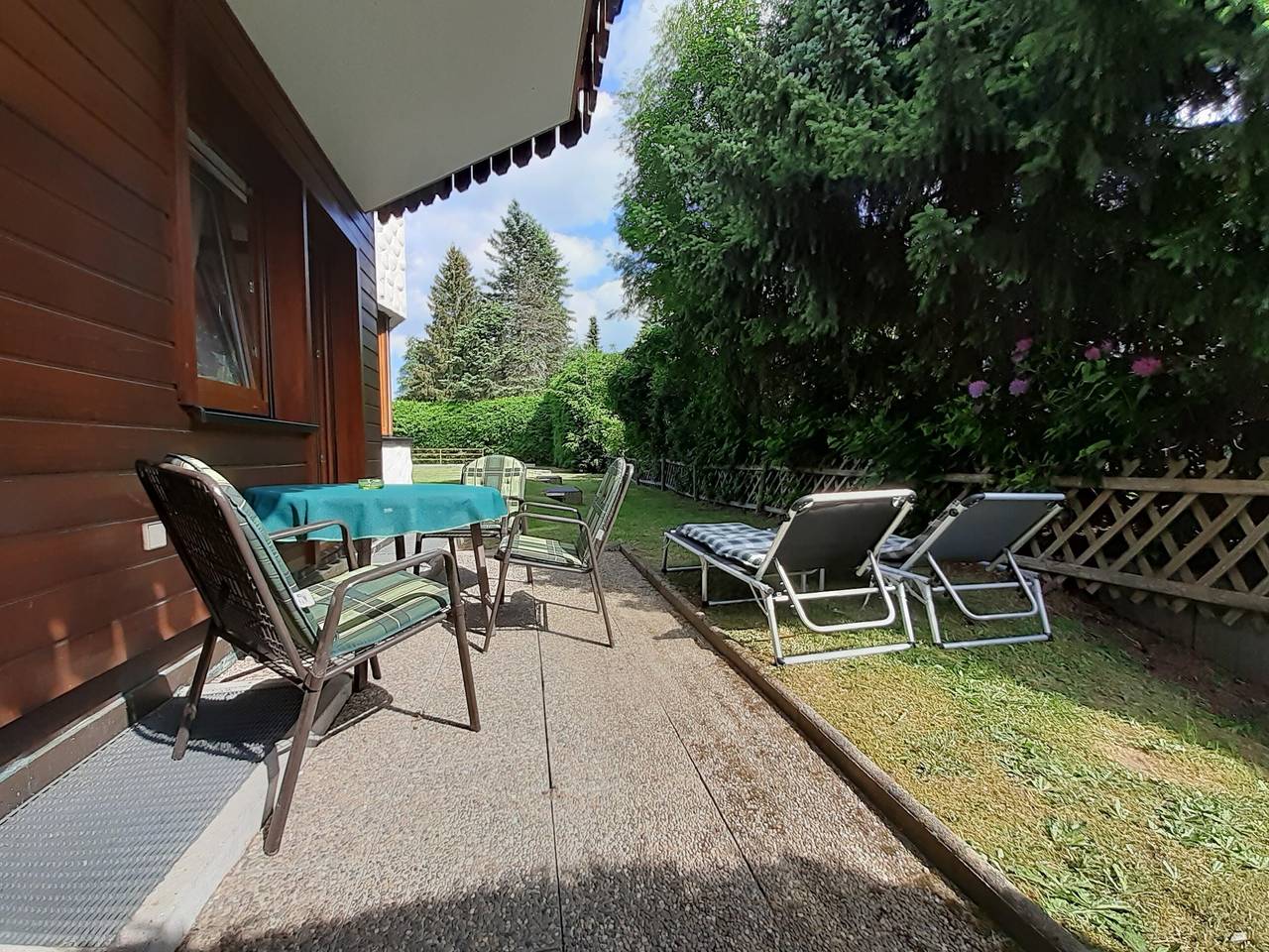 Apartamento entero, Apartamento 'Nr 2' con terraza privada, jardín privado y Wi-Fi in Titisee, Titisee-Neustadt