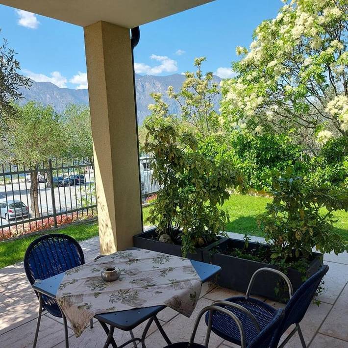 Location de vacances pour 2 personnes, avec jacuzzi ainsi que piscine et jardin à Malcesine - 2