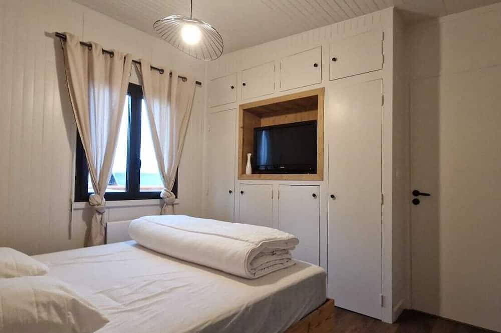 Chalet Marghan Super Besse 8+2 persons with Spa in Super Besse, Besse-et-Saint-Anastaise