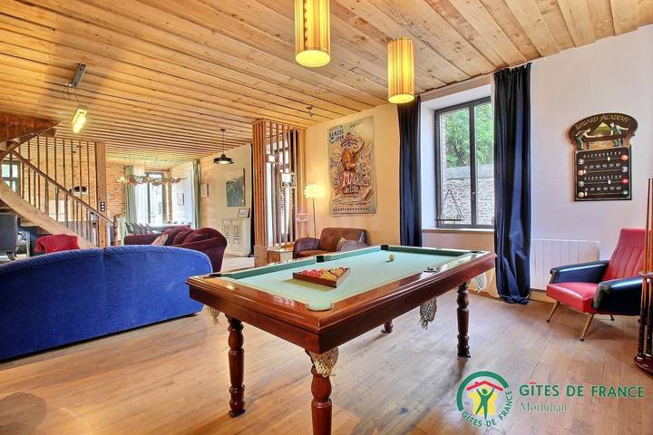 Gîte pour 15 personnes, avec Terrasse à Mauron