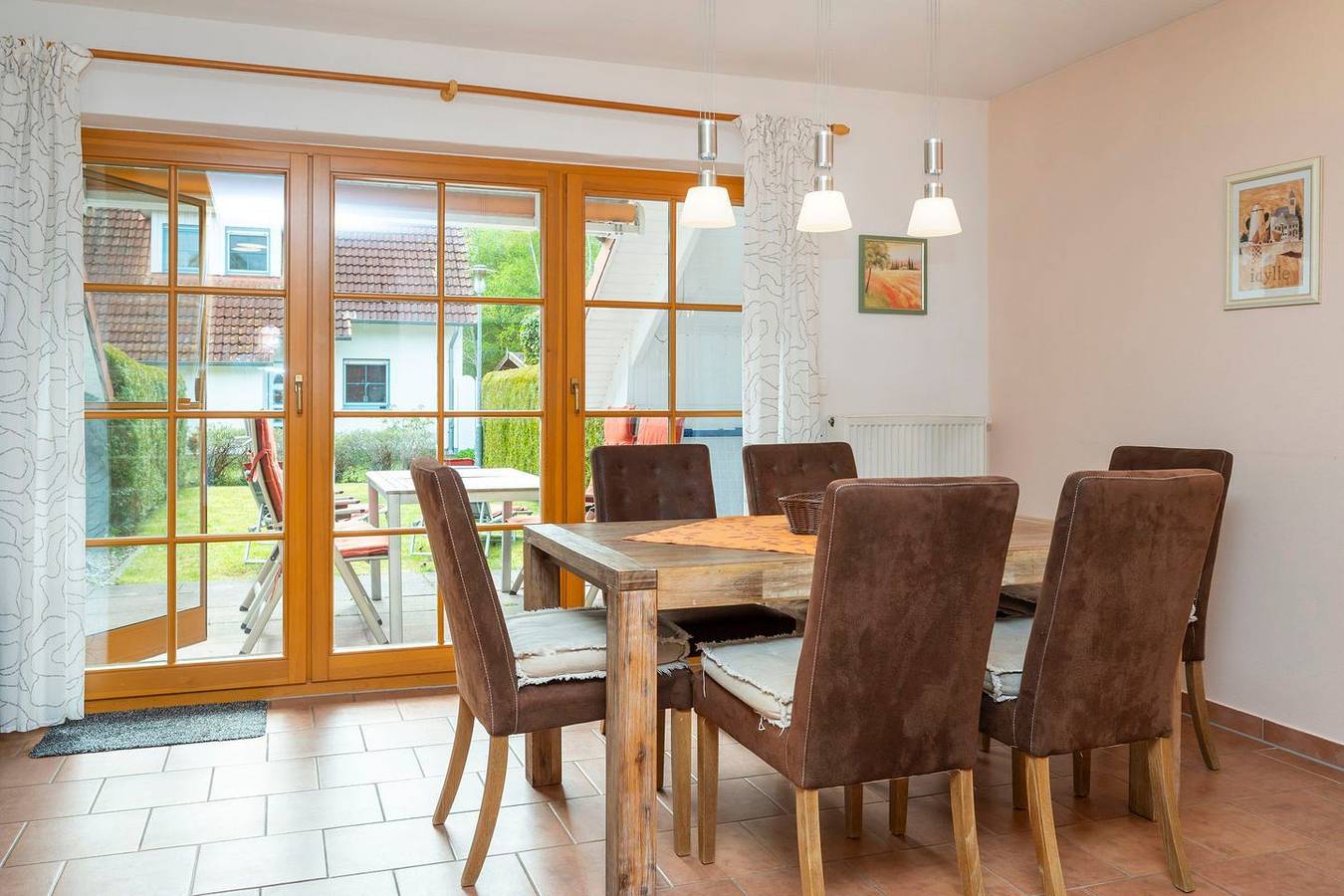 Komfortables Reihenhaus in Zingst mit Terrasse, Garten und beheiztem Indoor-Pool in Zingst, Fischland - Darß - Zingst