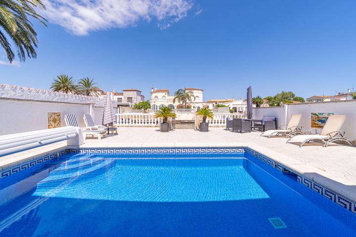 Finca für 6 Personen, mit Terrasse und Ausblick in Empuriabrava - 4