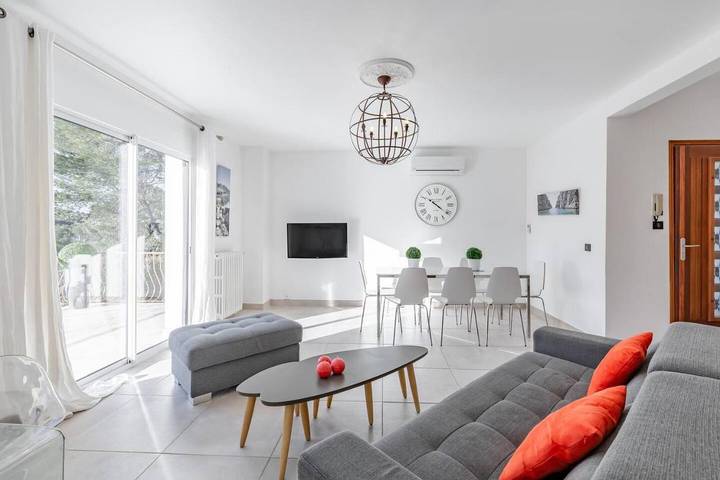 Location de vacances pour 10 personnes, avec jardin et vue à Roquefort-la-Bédoule - 4