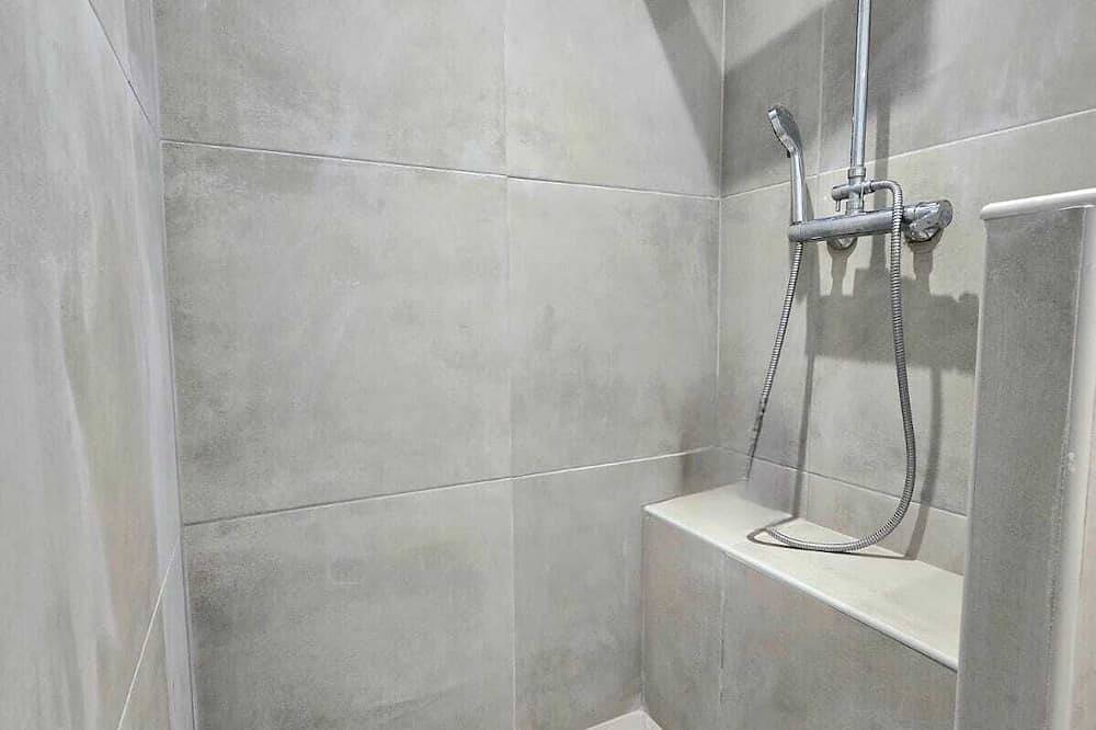 Entire apartment, Studio with separate entrance in Toulon, Toulon region