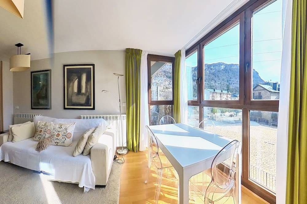 Entire apartment, La Casa de Ra - Lae - tucasaenlospirineos in Escarrilla, Sallent de Gállego