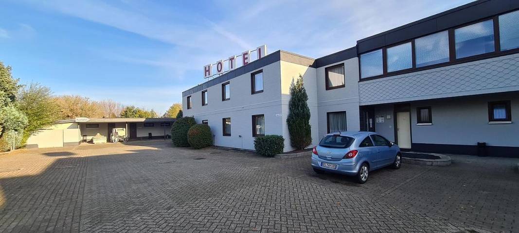 Hotel, mit Terrasse und Garten in Delmenhorst - 2