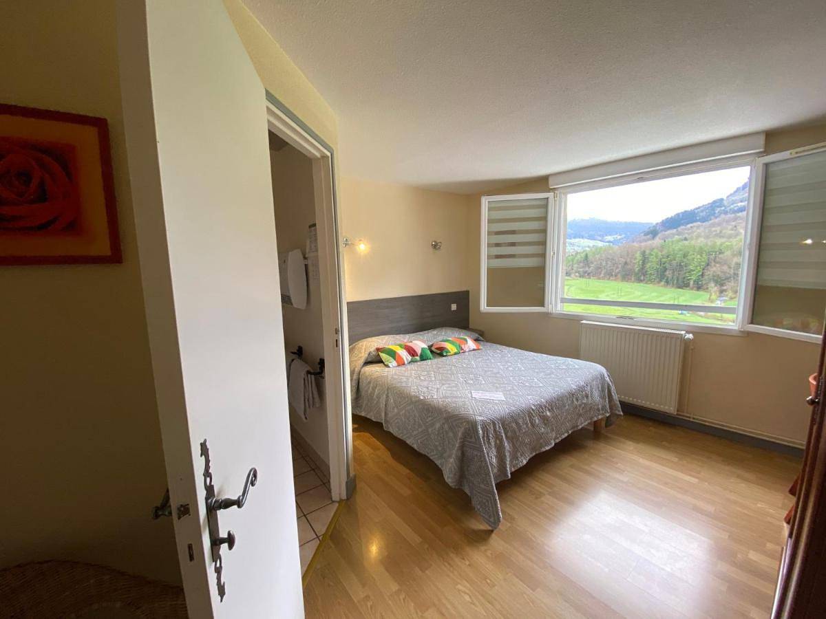 Double Room in Le Falgoux, Parc naturel régional des Volcans d'Auvergne