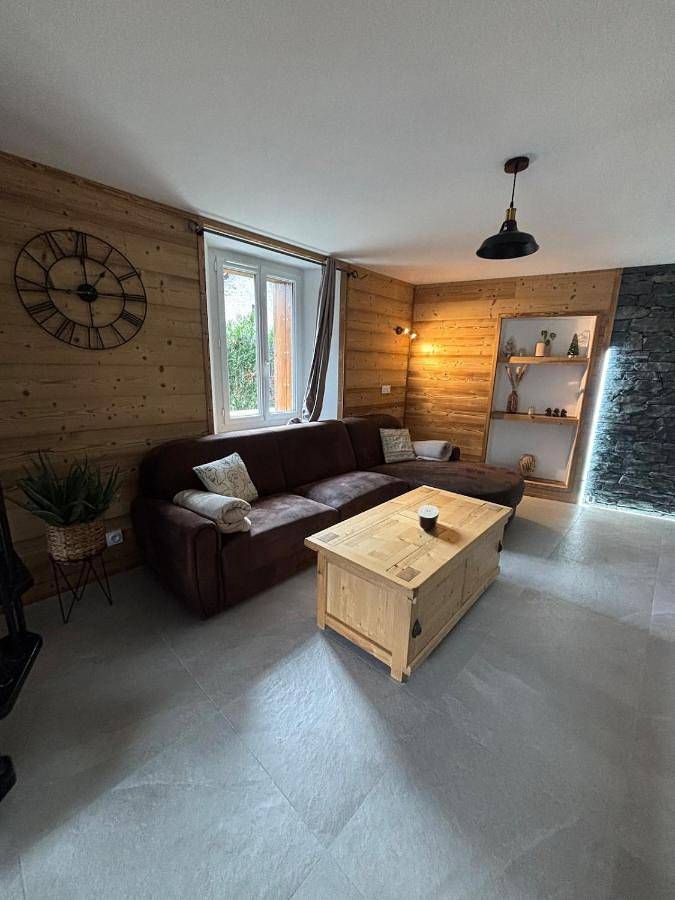 Location de vacances pour 6 personnes, avec vue et terrasse, animaux acceptés dans Esserts-Blay