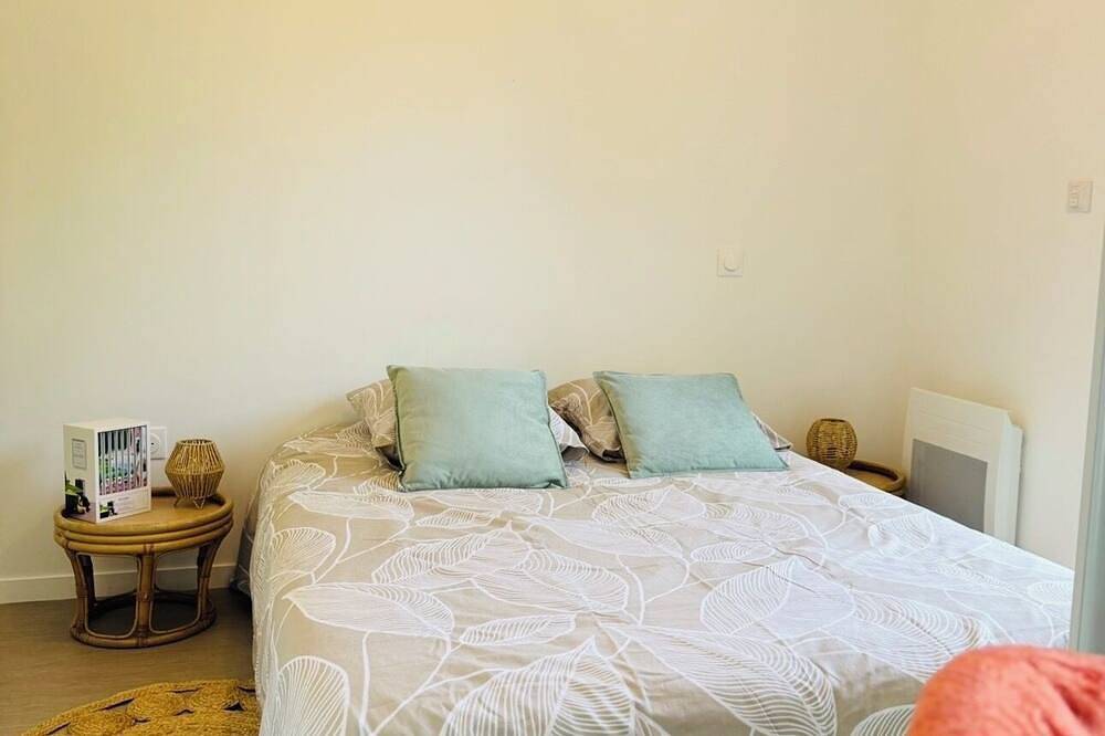 Ganze Wohnung, Cosy studio near Puy du fou - Ideal for visiting the Vendée region in La Roche-sur-Yon, Loire-Tal