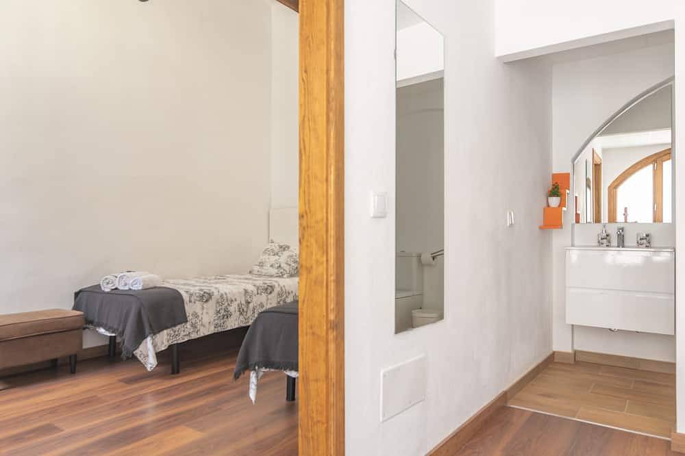Cas Padri Pep - Charming town house with private above ground pool. Free Wifi. in Ariany, Majorca Center