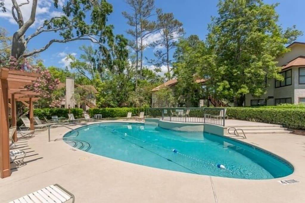 Ganze Wohnung, 2br/2ba Walk to pier/village area. 1/2 mile to beach in St. Simons Island, Glynn County