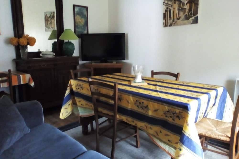 Appartement entier, T3  85m2 ds villa coecilia avec jardin 300m thermes télécabines Ax les Thermes in Ax-les-Thermes, Pyrénées