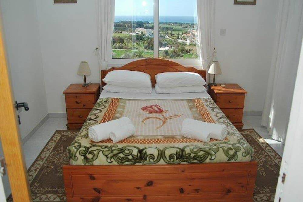 Villa Rental in Paphos with panoramic sea views,private pool,hot tub,wifi,Uk tv in Yeroskipou, South Cyprus