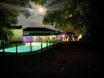 Gîte pour 20 personnes, avec piscine ainsi que jardin et terrasse à Saint-Amans-de-Pellagal