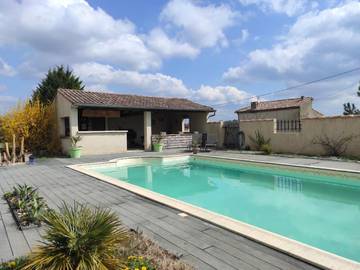 Gîte pour 17 personnes, avec vue et piscine ainsi que vue sur le lac et jardin à Mailhoc