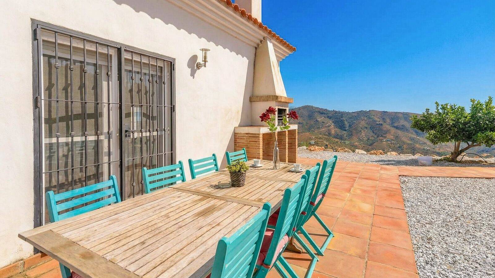 Villa Las Reinas Arenas by Ruralidays in Arenas, Málaga Province