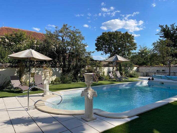 Location de vacances pour 2 personnes, avec piscine et terrasse à Aumagne - 3