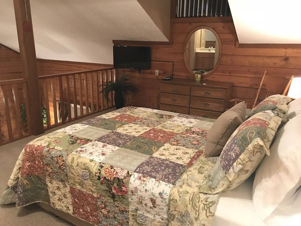 Log Cabin for 8 Guests in Table Rock Lake, Taney County