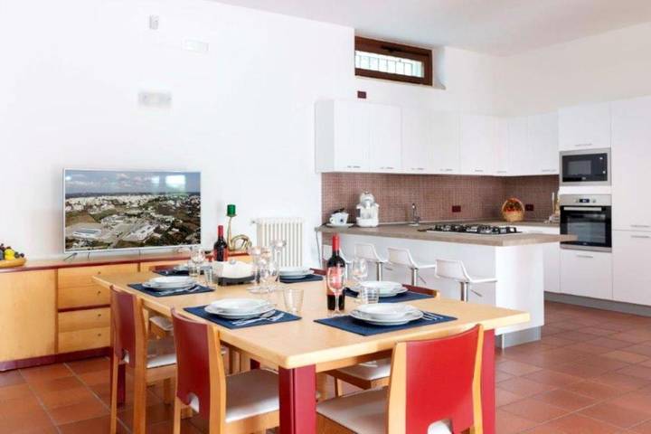 Location de vacances pour 10 personnes, avec Balcon et Jacuzzi ainsi que Terrasse et Jardin à Noci - 4