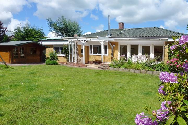 Ferienhaus für 4 Personen, mit Garten und Whirlpool sowie Terrasse auf Föhr