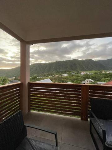 Gîte pour 6 personnes, avec vue et terrasse dans Les Makes