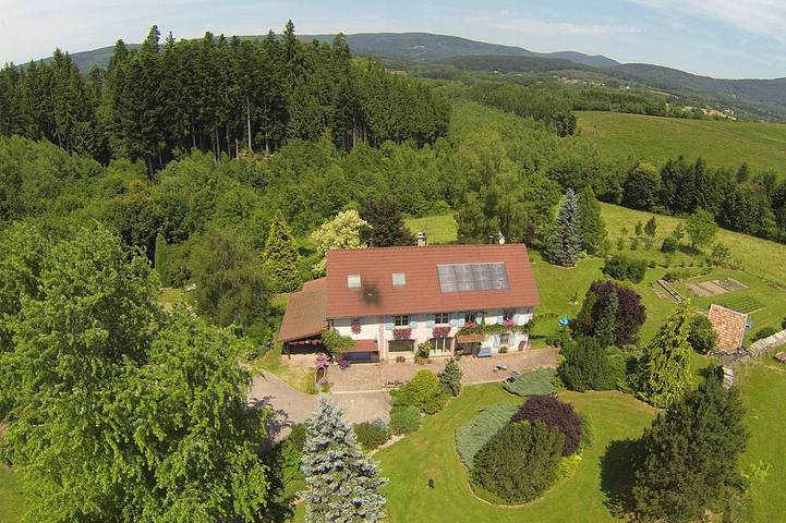Gîte pour 4 personnes, avec jacuzzi et jardin