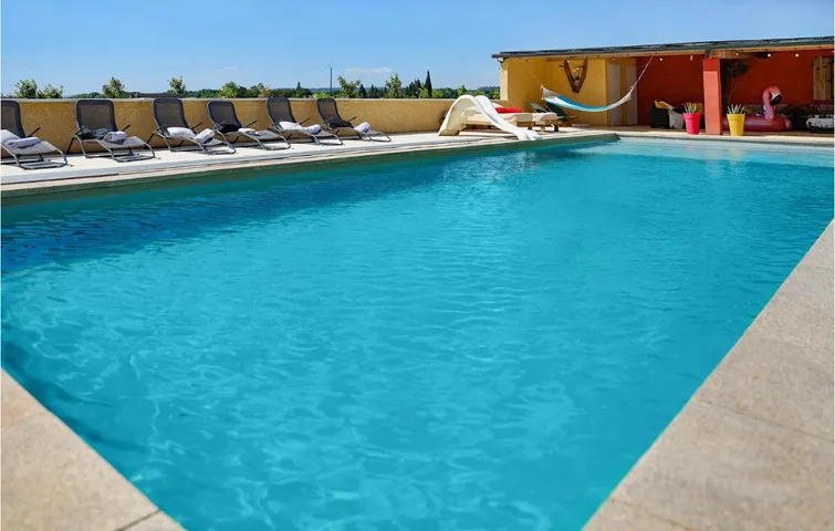 Casa de vacaciones para 26 personas, con jardín además de terraza y piscina - 1