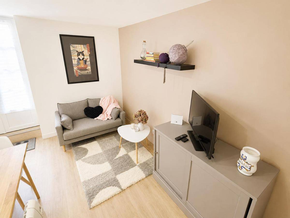 Appartement entier, Côté cour chaleureuse maison de ville in L'Isle-d'Espagnac, Charente