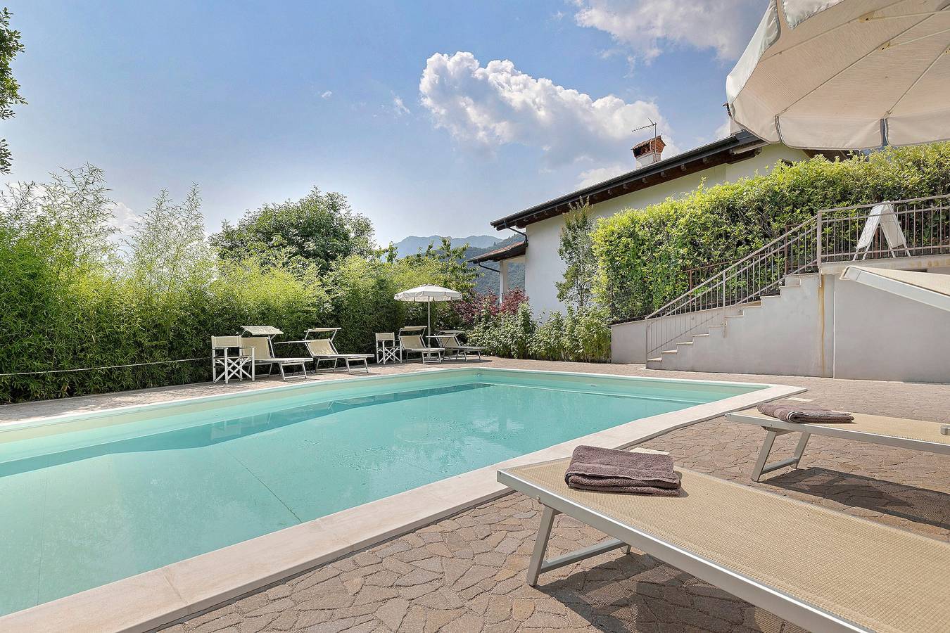 Eco del Garda – Zimmer 307 – hell mit Dachfenstern in Villa del Monte, Tenno