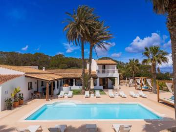 Casa rural para 4 personas, con jardín y piscina, Se admiten mascotas en Formentera
