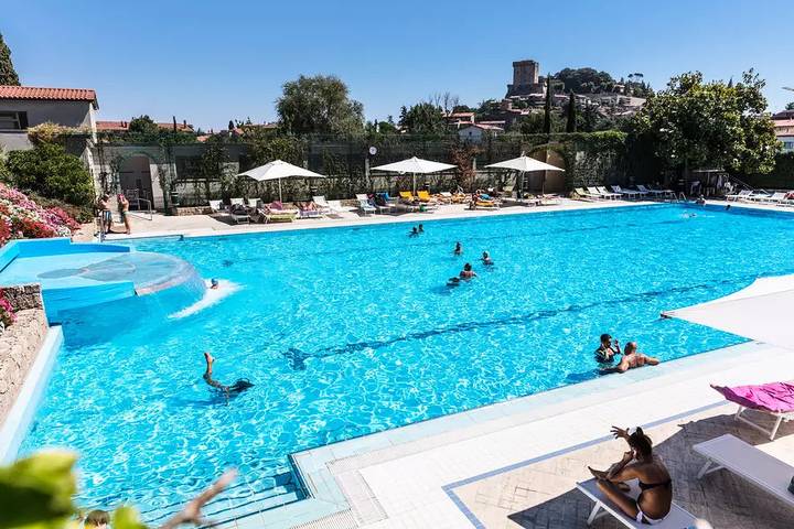 Glamping per 4 persone, con Terrazza e Piscina in Val d’Orcia