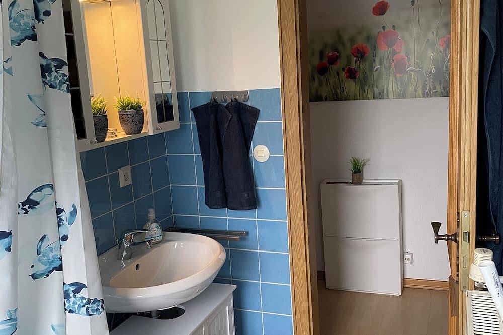 Apartamento entero, Beautiful, newly renovated apartment with terrace, 2 min. to the highway in Wermelskirchen, Rheinisch-Bergischer Kreis