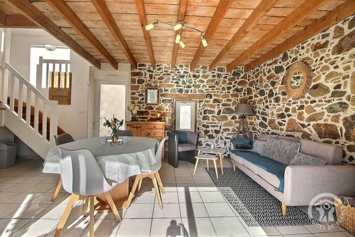 Gîte pour 4 personnes, avec jacuzzi et jardin ainsi que sauna et terrasse, animaux acceptés dans Lamballe-Armor - 2
