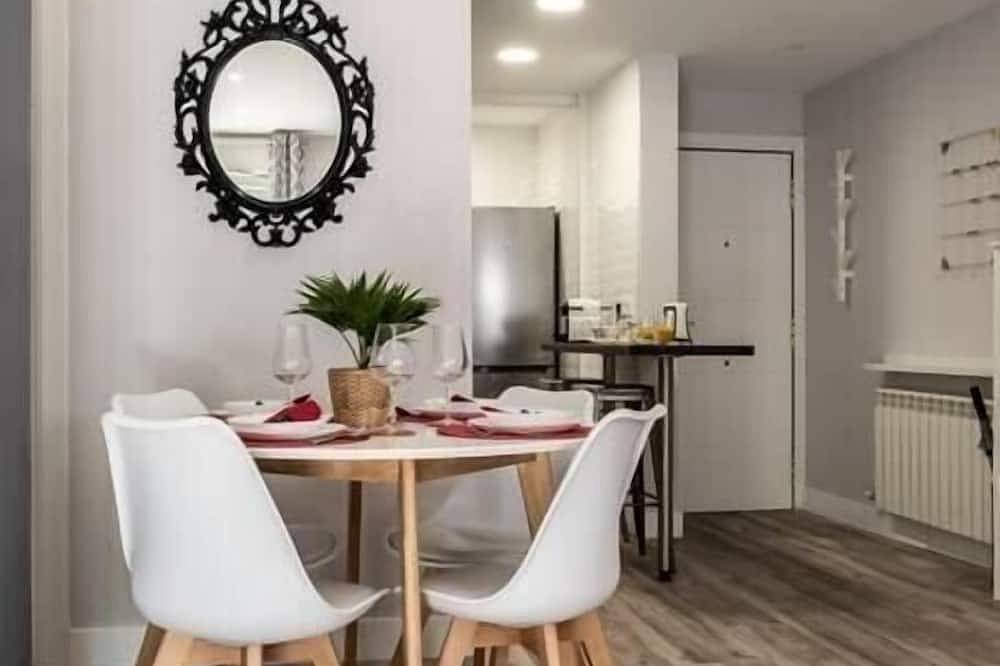 Apartamento entero, Valtour Nuevo junto Centro+Wifi+Ac+Smarttv+Terraza in Valladolid, Provincia de Valladolid