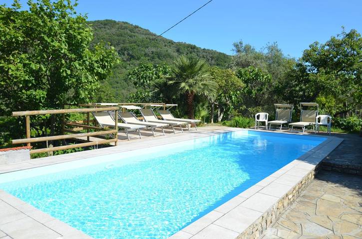 Ferienhaus für 5 Personen, mit Terrasse und Garten sowie Pool und Ausblick in Prelà