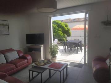 Gîte pour 7 personnes, avec terrasse dans Le Rocher
