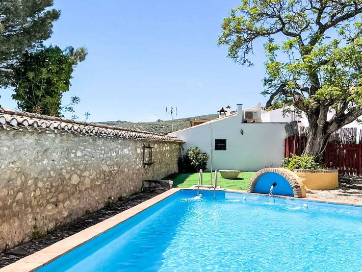 Ferienhaus für 6 Personen, mit Terrasse und Garten sowie Pool