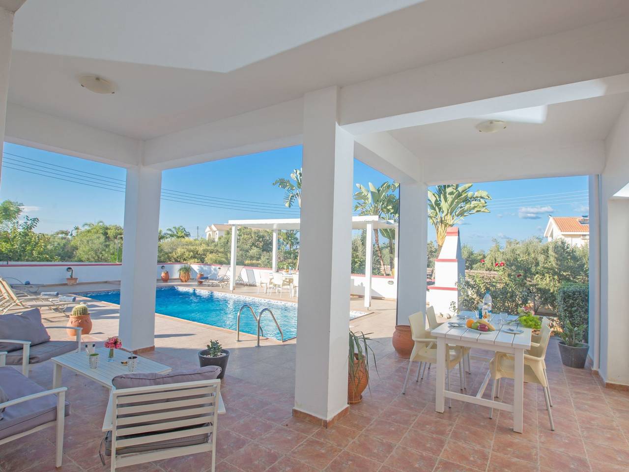 Private 3-Schlafzimmer-Villa mit Hochgeschwindigkeits-Internet in Protaras, South Cyprus