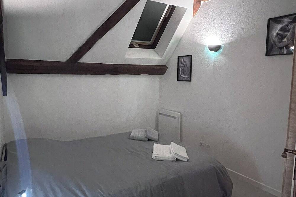 Entire apartment, Large fully-equipped apartment 3 bedrooms 3 double beds 2 bathrooms in Grandvillars, Territoire-de-Belfort