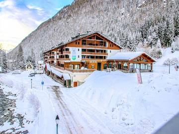 Gîte pour 2 personnes, avec piscine ainsi que sauna et balcon, animaux acceptés à Vallorcine