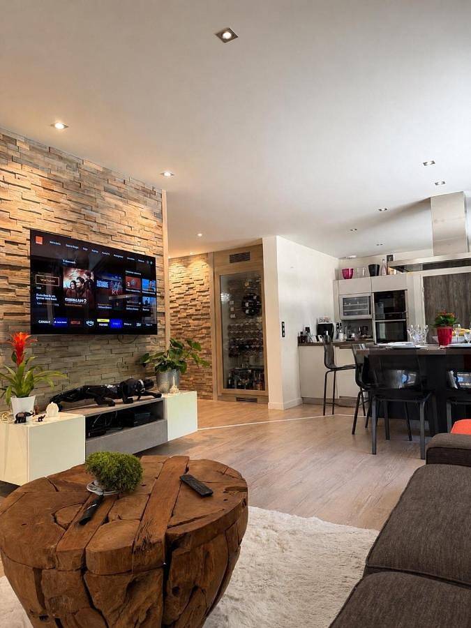 Location de vacances pour 6 personnes, avec Jacuzzi et Terrasse ainsi que Jardin et Vue dans Curienne