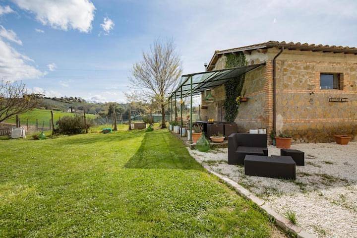 Gîte pour 3 personnes, avec jardin, animaux acceptés à Poggio Mirteto - 2