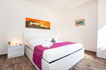 Chambre d’hôte pour 2 personnes, avec vue ainsi que jardin et terrasse à San Teodoro
