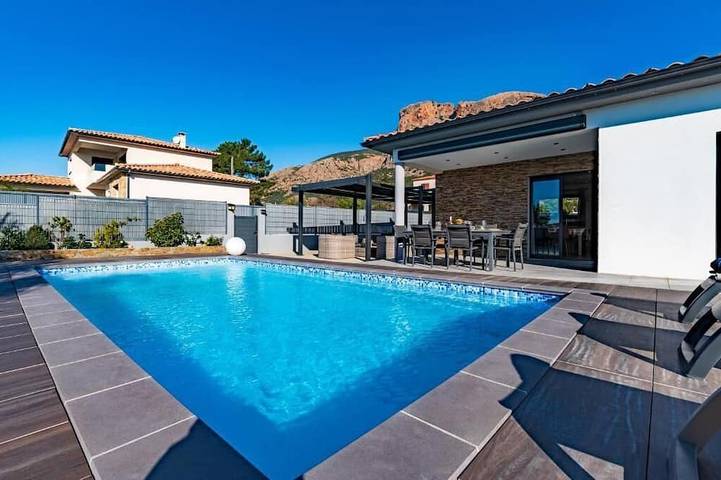 Ferienhaus für 8 Personen, mit Terrasse und Garten in Afa