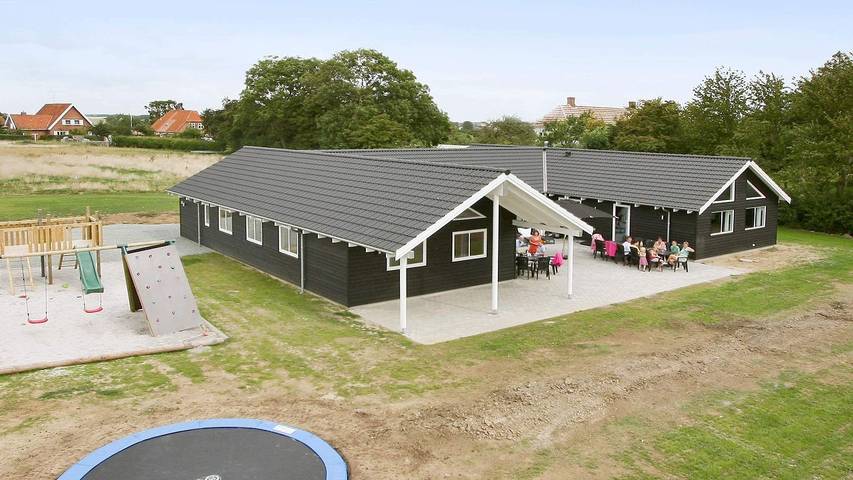 Ferienhaus für 20 Personen, mit Sauna und Whirlpool sowie Pool und Terrasse, mit Haustier in Kegnæs