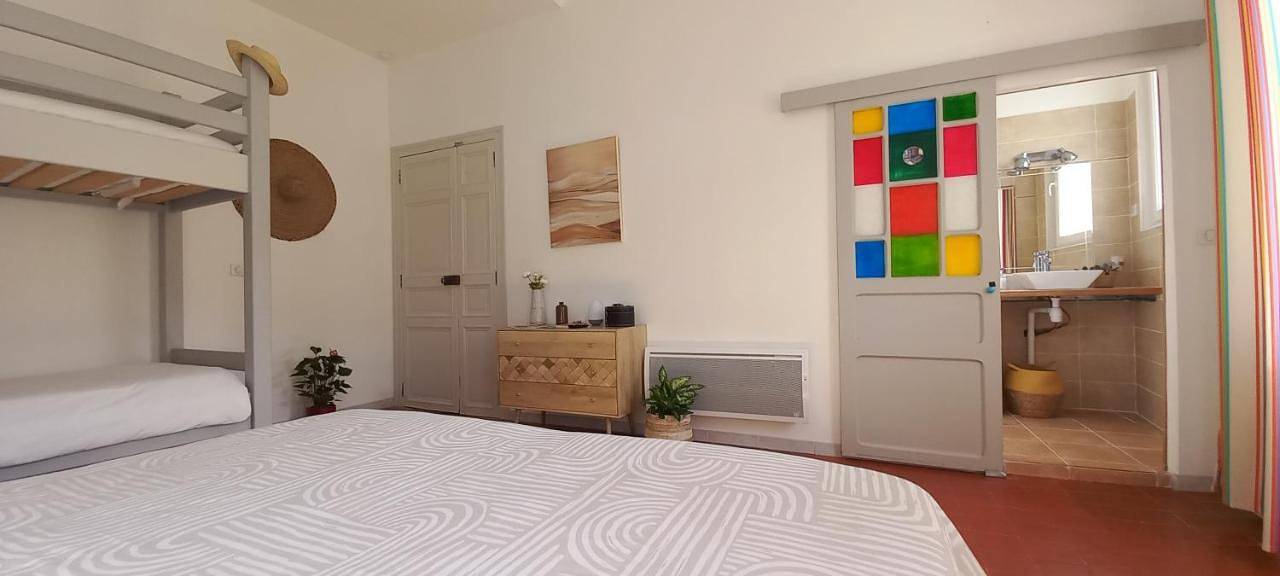 Double Room with Private Bathroom in Gruissan (Ville), Gruissan