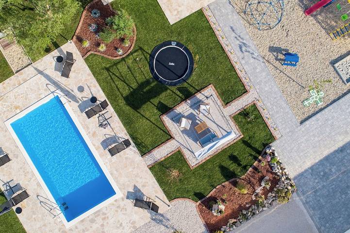 Ferienhaus für 6 Personen, mit Whirlpool und Pool sowie Sauna und Garten