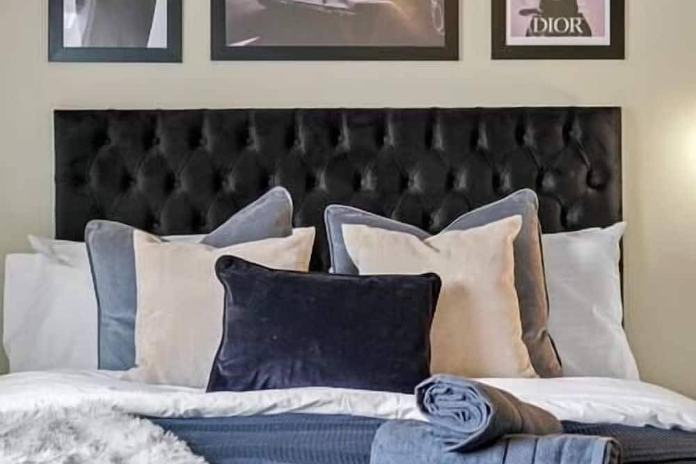 Entire apartment, Luxury Yorkshire Apartment 4 - Parking in Wakefield, West Yorkshire
