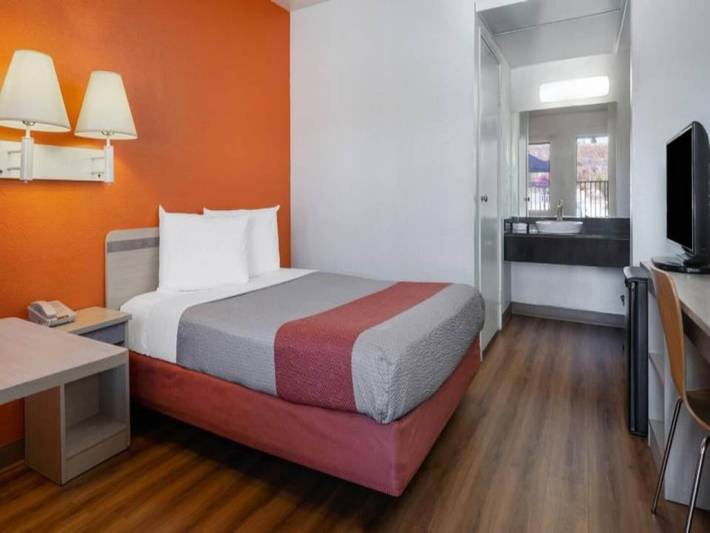 Apartamento entero, Cama tamaño queen | Motel 6 Oceanside, Ca in Oceanside, San Diego County